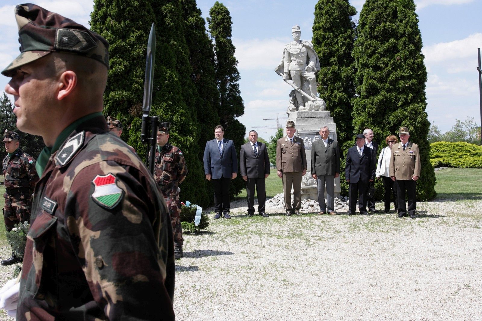 Hősök Napja a katonatemetőkben